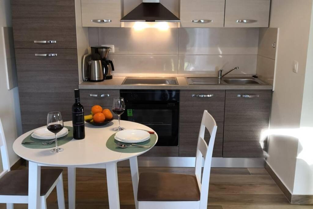 Apartment Vesna For 2, Free Parking And Wi-Fi Pula Exterior foto
